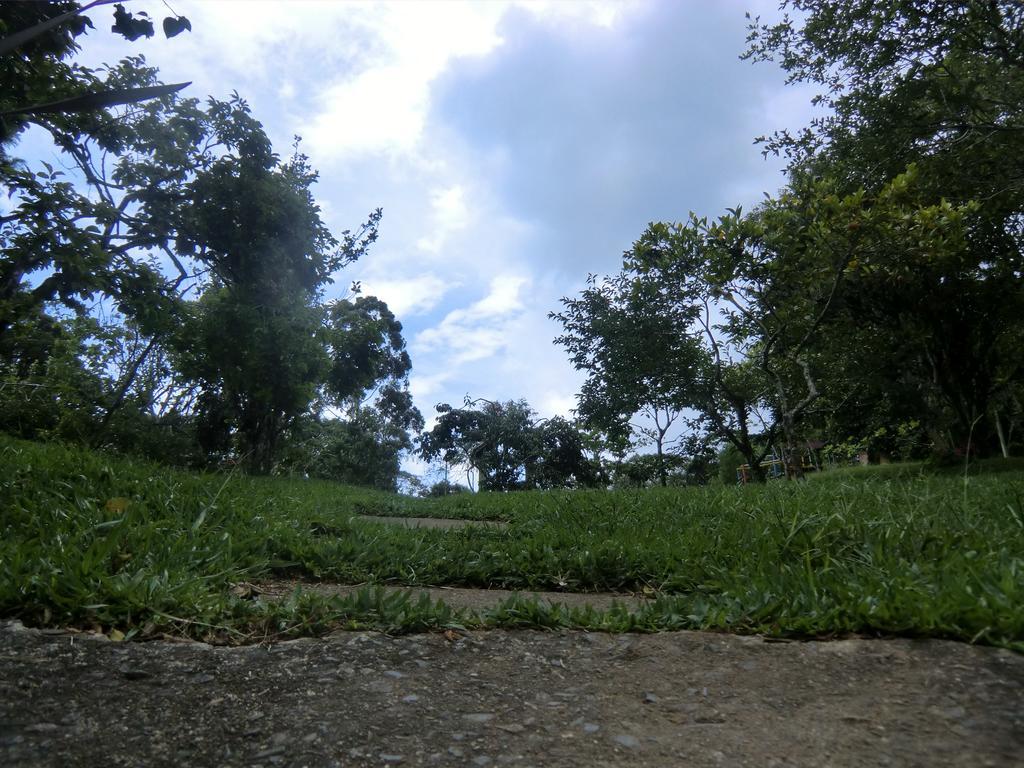 Pousada Recanto Dos Pinheiros Pilar do Sul Exterior foto